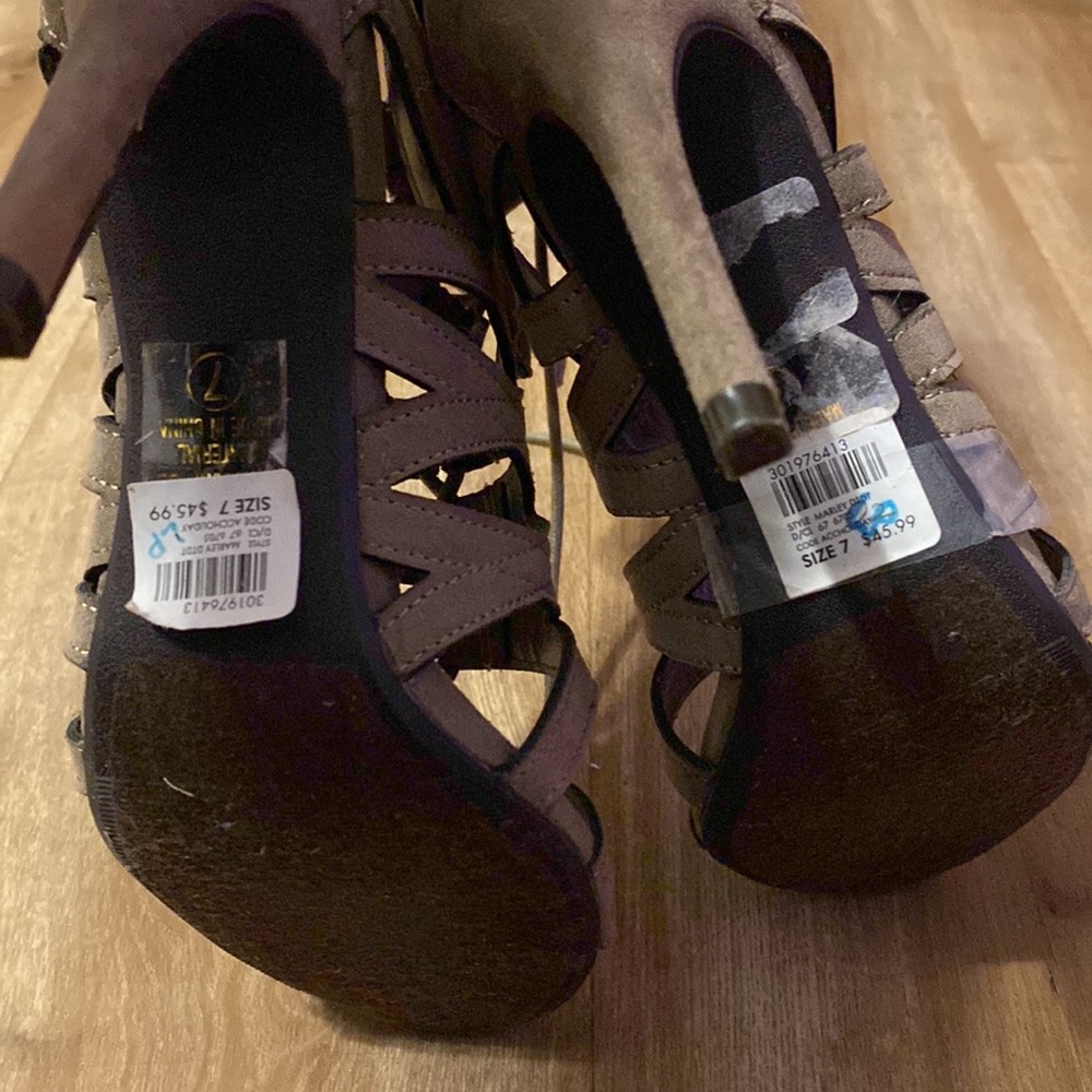 High heels - Picture 5 of 6